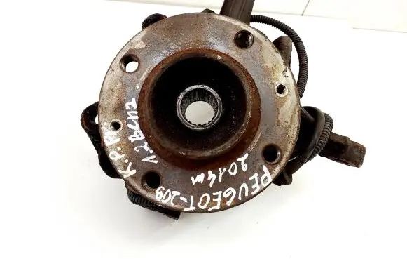 Peugeot 208 Front wheel hub