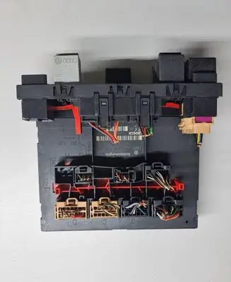 Volkswagen PASSAT B7 Comfort/convenience module 1K0937049N F005V00483 H34S0803