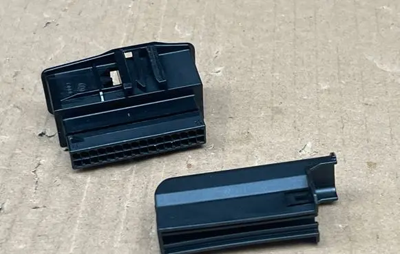 Volkswagen Polo V 6R Rear glass lock/latch E500 4M0972996A