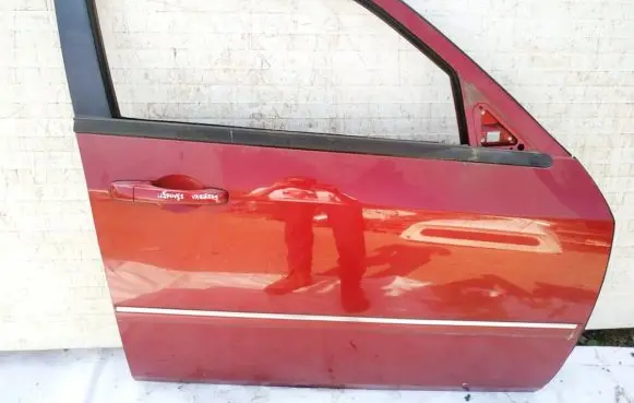 Dodge Magnum Front door raudonos