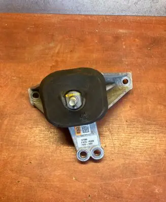 Hyundai Tucson IV NX4 Engine mount bracket 21810P0520