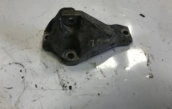 BMW 1 E81 E87 Fuel pump bracket 7804376 13517804376