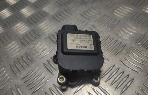 Volkswagen PASSAT B5 Air flap motor/actuator 4B1820511C 0132801129 MF1168800580