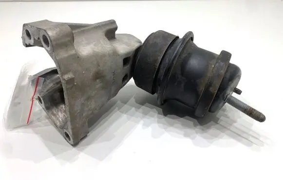 Lexus IS III XE30 Engine mounting bracket 