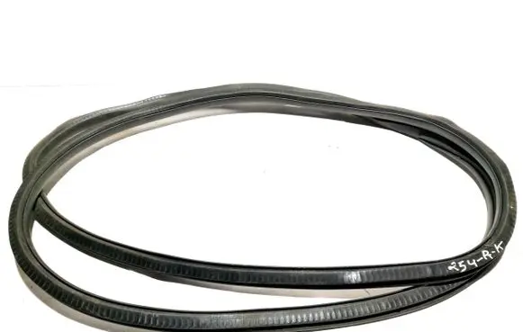 Audi A8 S8 D3 4E Front door rubber seal 4E0831721E