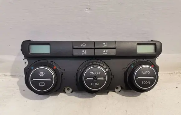 Volkswagen PASSAT B6 Climate control unit 74677530