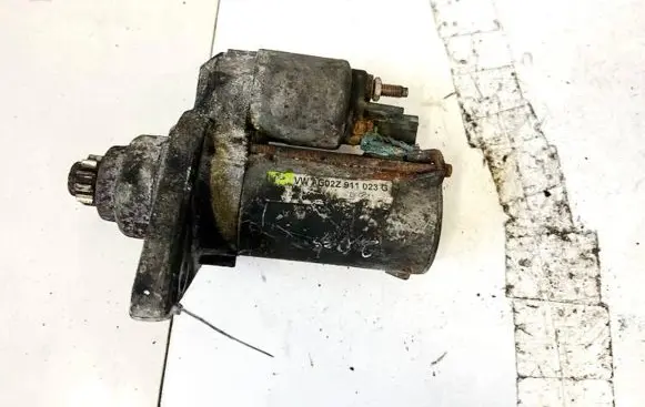 Volkswagen Golf V Starter motor AG02Z911023G 0311052570