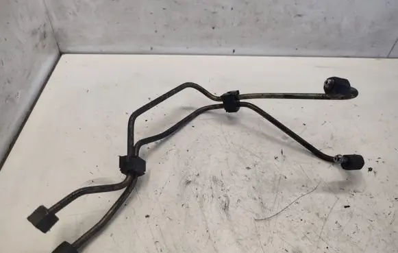 Fuel injector supply line/pipe