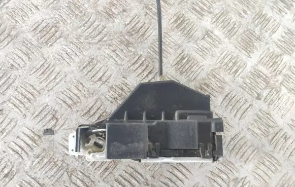 Volkswagen Fox Front door lock 5Z3837014B