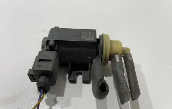 Volkswagen PASSAT B7 Turbo solenoid valve 1K0906627B 04737 4011464A