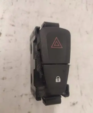 Renault Megane III Hazard light switch