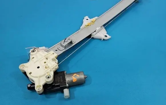 Suzuki Celerio Front door window regulator with motor 8346084M00 IMPRK1587279