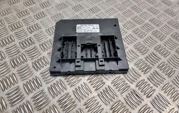 Volkswagen Touran III Comfort/convenience module 5Q0937086BL