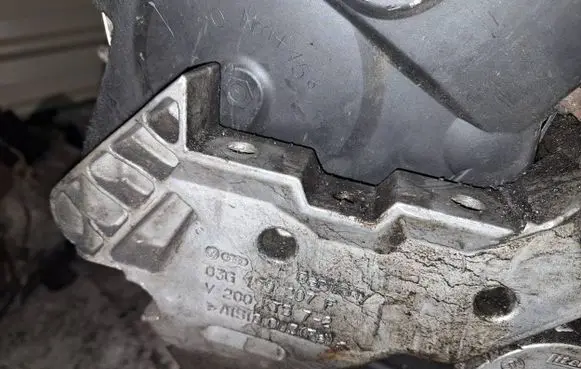 Volkswagen Caddy Engine mounting bracket 03g199207f