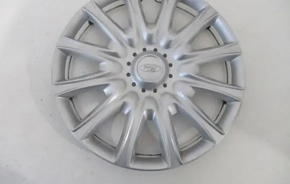 Ford Fiesta R15 wheel hub/cap/trim 8V211130GB