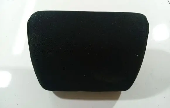 Volkswagen Touran I Front seat headrest 