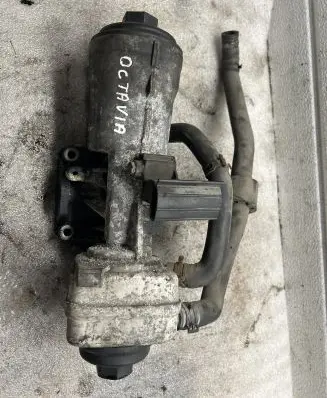 Skoda Octavia Mk2 (1Z) Oil filter mounting bracket 045115433E