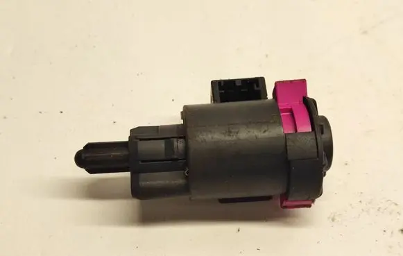 Audi A6 S6 C6 4F Brake pedal sensor switch 4F0945459B