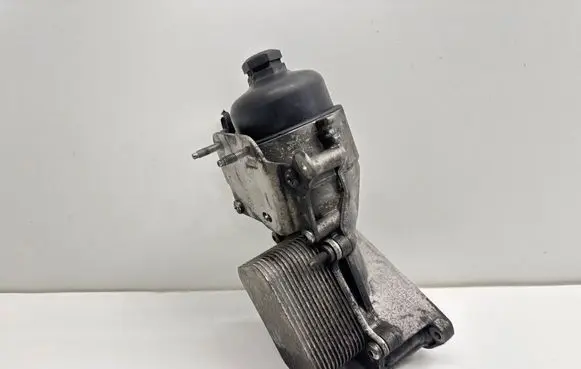 Citroen C4 II Picasso Oil filter mounting bracket 9687847480