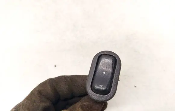 Opel Zafira A Electric window control switch 13363100
