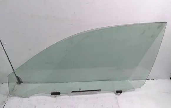 Lexus CT 200H Front door window glass four-door