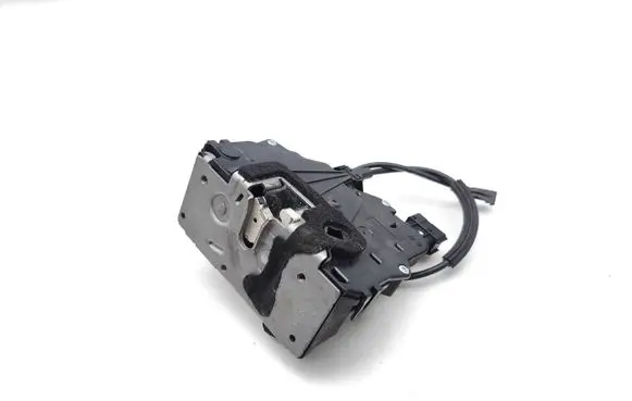 Opel Meriva B Front door lock 13258279 A048317