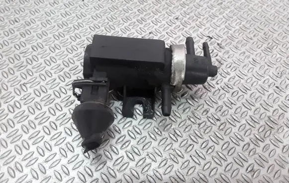 Volkswagen PASSAT B5 Turbo solenoid valve 1H0906627 72190320