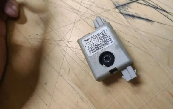 BMW 5 F10 F11 Antenna control unit 911826206