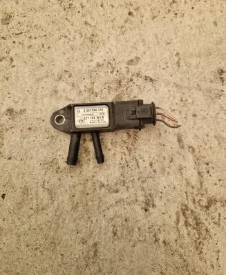 Renault Scenic III - Grand scenic III Exhaust gas pressure sensor 227702184R 140626T0856F 0281006252