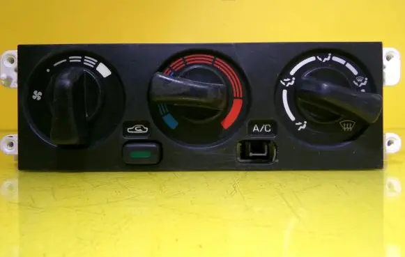 Nissan Almera N16 Climate control/heater control trim 
