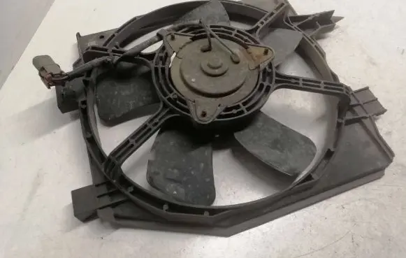 Mazda Premacy Radiator cooling fan shroud