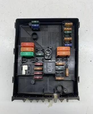 Volkswagen Caddy Fuse module 1K0937125