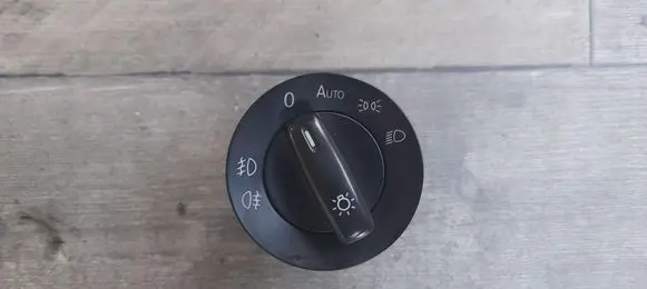 Volkswagen Golf VI Fog light switch 1K0941431BM