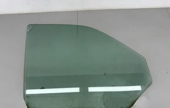 Volkswagen Transporter - Caravelle T5 Front door window glass four-door 