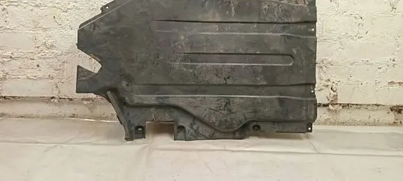 BMW X5 G05 Front underbody cover/under tray 7424887