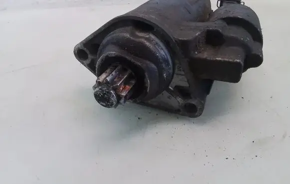 Volkswagen Golf IV Starter motor 1005821791