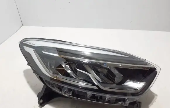 Renault Captur Headlight/headlamp 260106736R