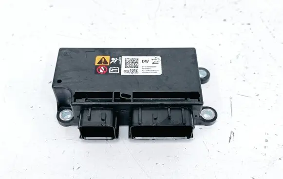 Buick Encore I Airbag control unit/module 13521042 8110100000000X