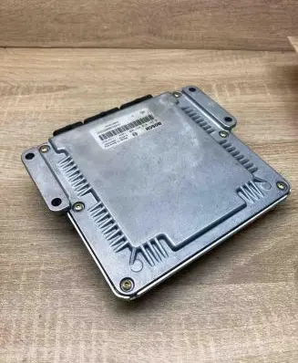 Volvo S40, V40 Engine control unit/module ECU 30630048 8200065996