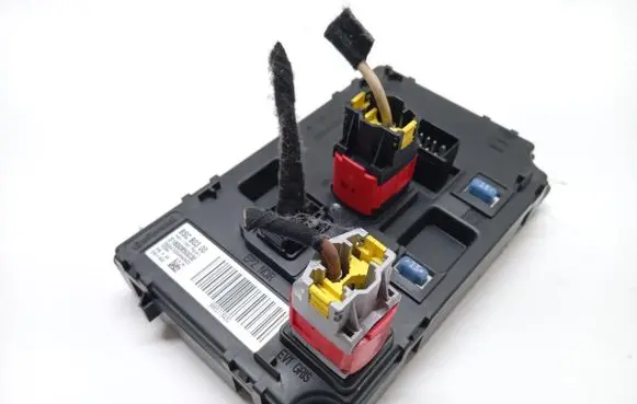 Peugeot 5008 BSM Control unit 9665778480
