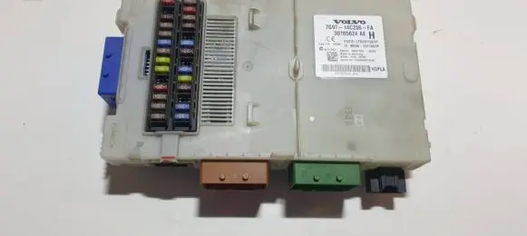 Volvo V70 Fuse module 7G9T14C256FA 30765624AE 3659AF01125TP