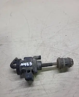 Mercedes-Benz Vito Viano W638 Coolant heater control valve 0018300684