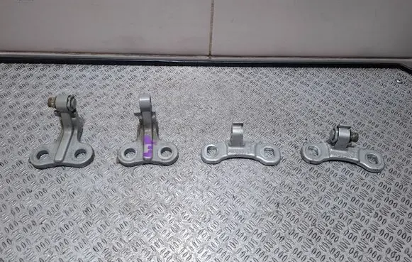 Volvo V50 Front door hinge set 