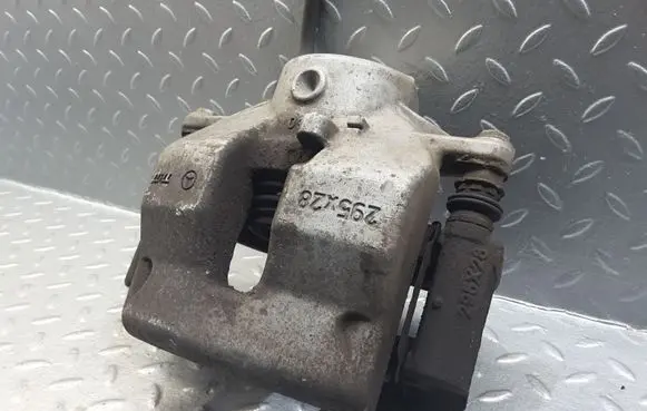 Mercedes-Benz C W204 Front brake caliper A2044211381 A2044210994 A2044212781