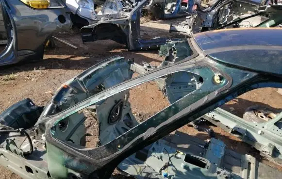 Fiat 500L Pillar (middle) 
