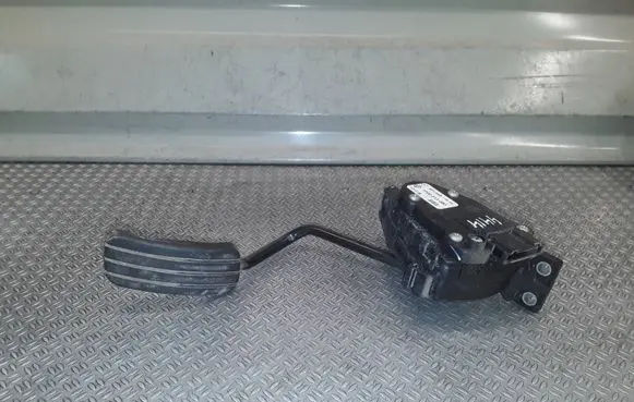 Renault Trafic II (X83) Accelerator throttle pedal 7700313060