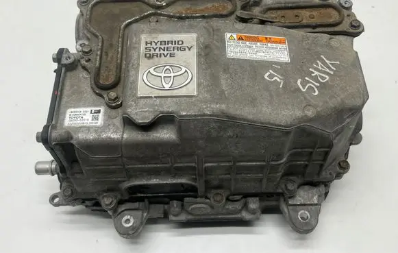 Toyota Yaris Voltage converter inverter G920052010