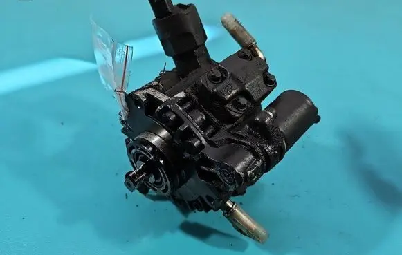 Citroen C4 I Picasso Fuel injection high pressure pump 9683623780 IMPRK1474962