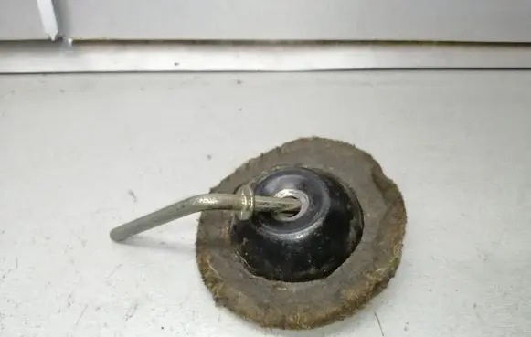 Mercedes-Benz E W124 Spare wheel bolt 