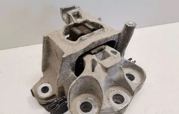 Opel Astra K Engine mount bracket 39070281